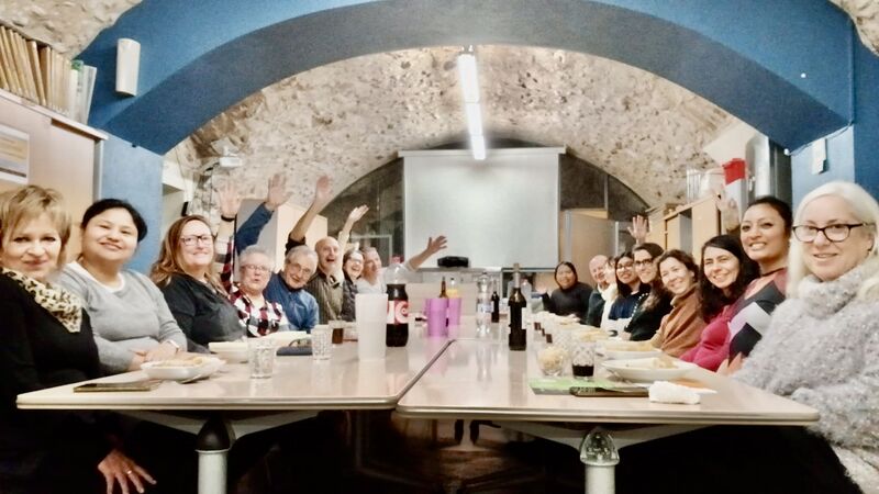 File:2025-12-05 banc-del-temps-taller-de-cuina.JPG