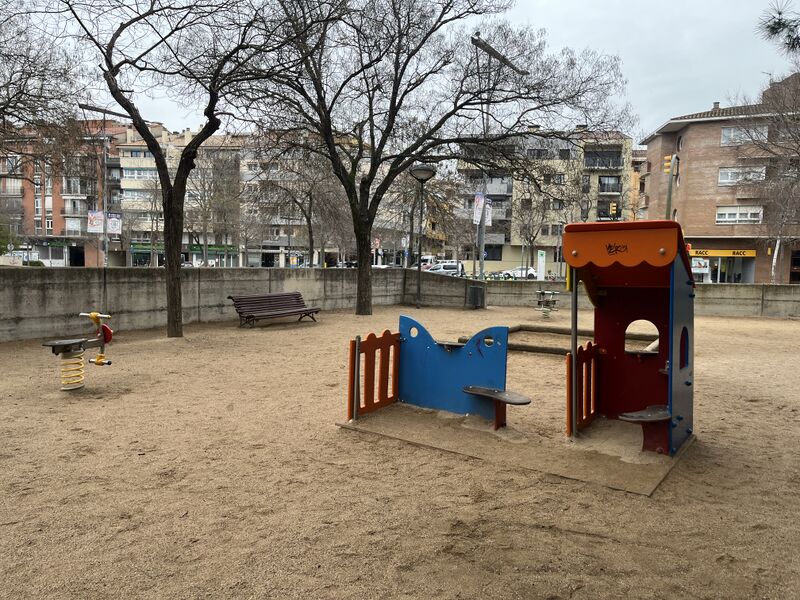 File:2026-02-13 12-31-43 parc-in-front-of-font-del-gat.jpg