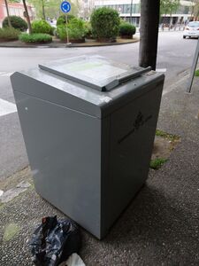 Sanitary bin for throwing sanitary waste (pads, diapers, masks)