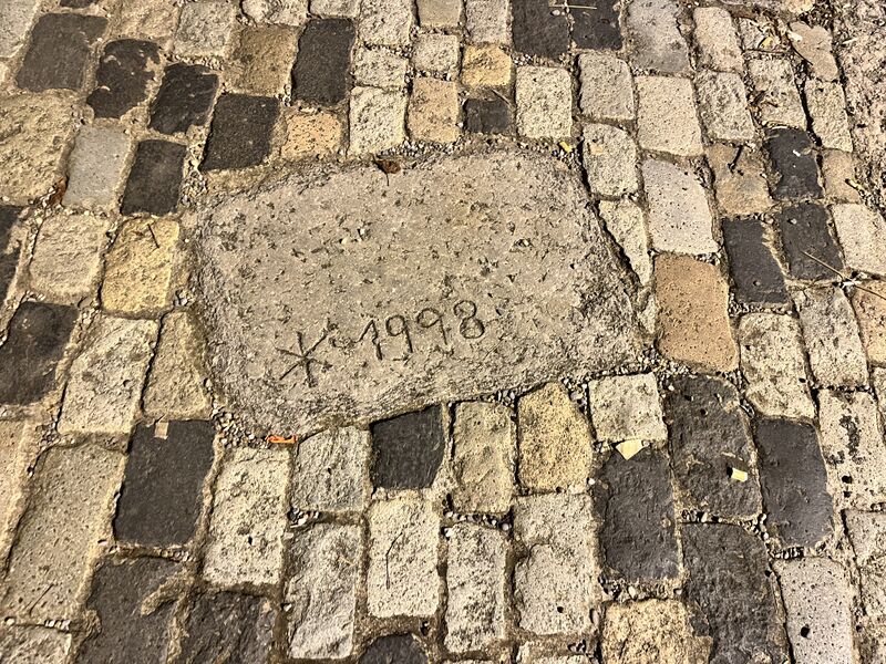 File:2025-09-25 21-00-58 Parc-Infantil-Jardí-de-la-Infància.JPG